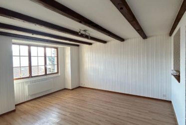 Spacieux 3.5 pièces entièrement rénové à Arbaz