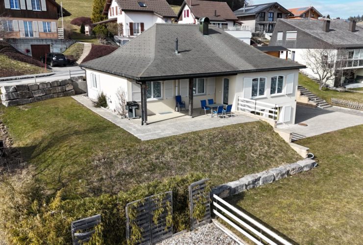 Villa d'exception à Sainte-Croix avec multiples possibilités d'aménagement