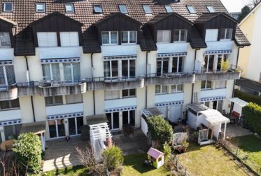 Spacieux triplex 5.5 pièces avec balcon et parking à Renens