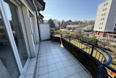 Spacieux triplex 5.5 pièces avec balcon et parking à Renens
