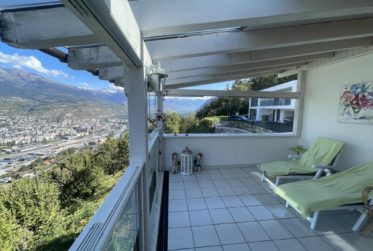 Grande maison à Sion avec vue panoramique et 2.5 indépendant
