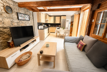 Daillens : maison de caractère de 6.5 pièces avec véranda et jardin