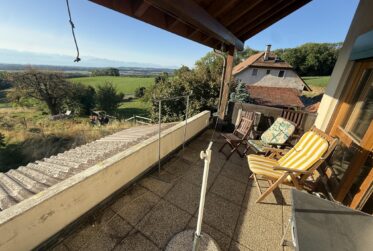 La Coudre : 5.5 pièces rénové avec grande terrasse et vue dégagée