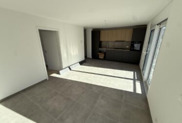 Salquenen : 2.5 pièces neuf avec balcon près de la gare