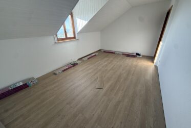 La Coudre : 5.5 pièces rénové avec grande terrasse et vue dégagée