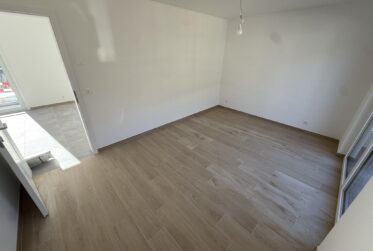 Salquenen : 2.5 pièces neuf avec balcon près de la gare